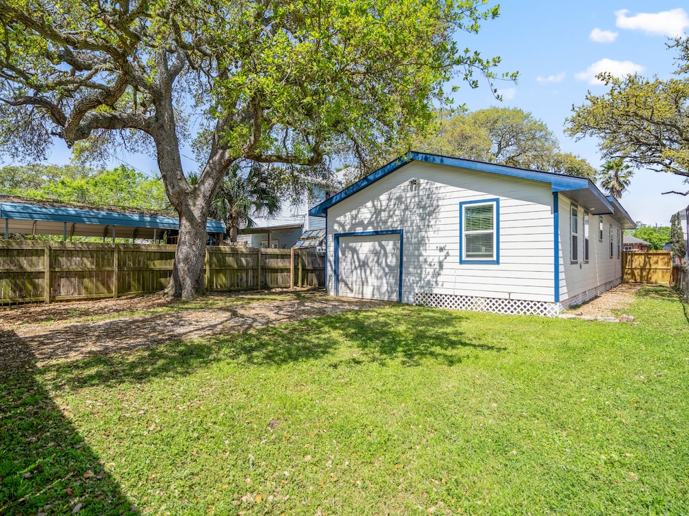 Sandy Toes Retreat by Ryson Vacation Rentals