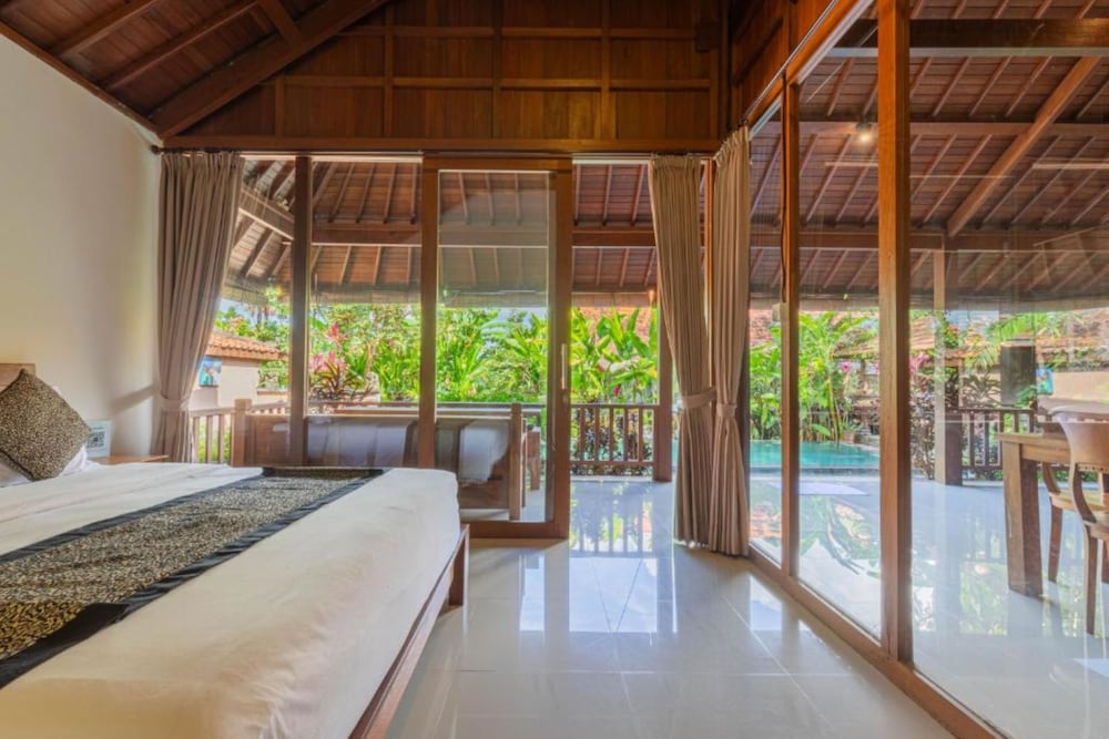 Sari Bamboo Bungalows