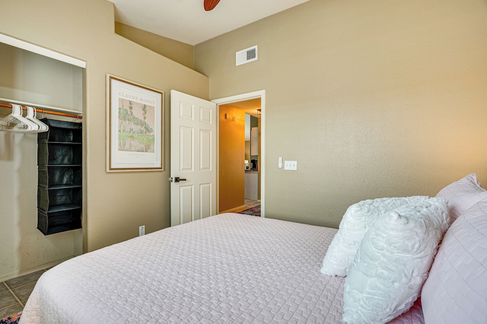 4 Mi to Catalina State Park: Mountain-view Home