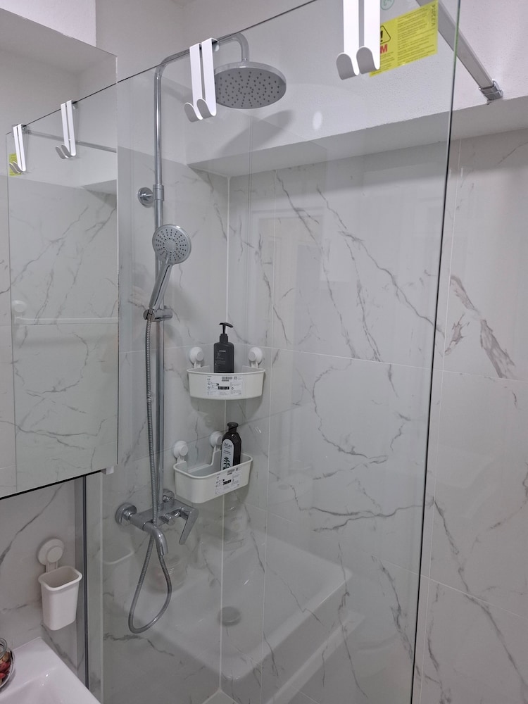 Apartment, 3 Rooms,nearby Piata Victoriei and Gara de Nord, Main Railwaystation