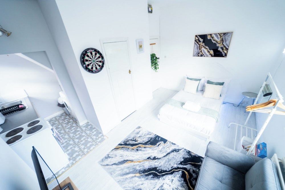 Solo Stay Contractor Pad Near New St Station