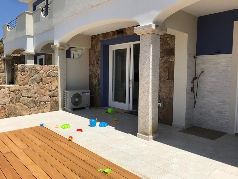 Enchanting Holiday Apartment in Lu Bagnu view 4