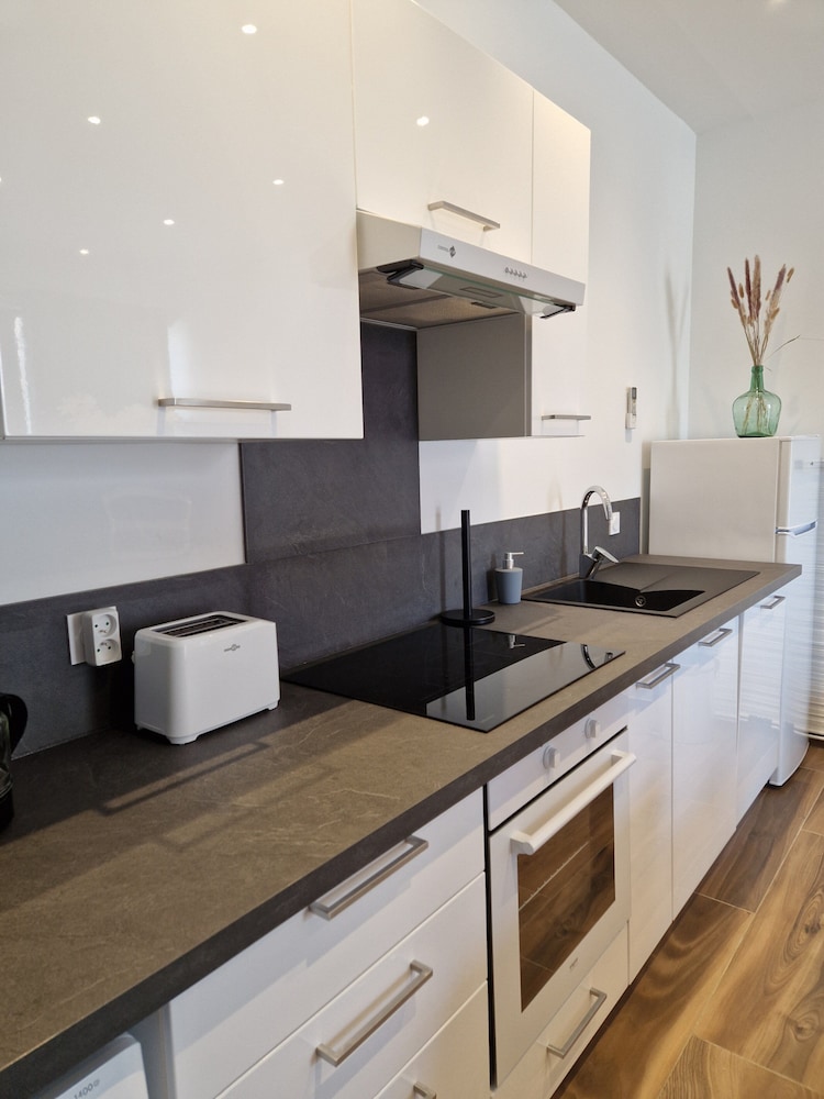 Chic & Central - Your Retreat in Le Mans