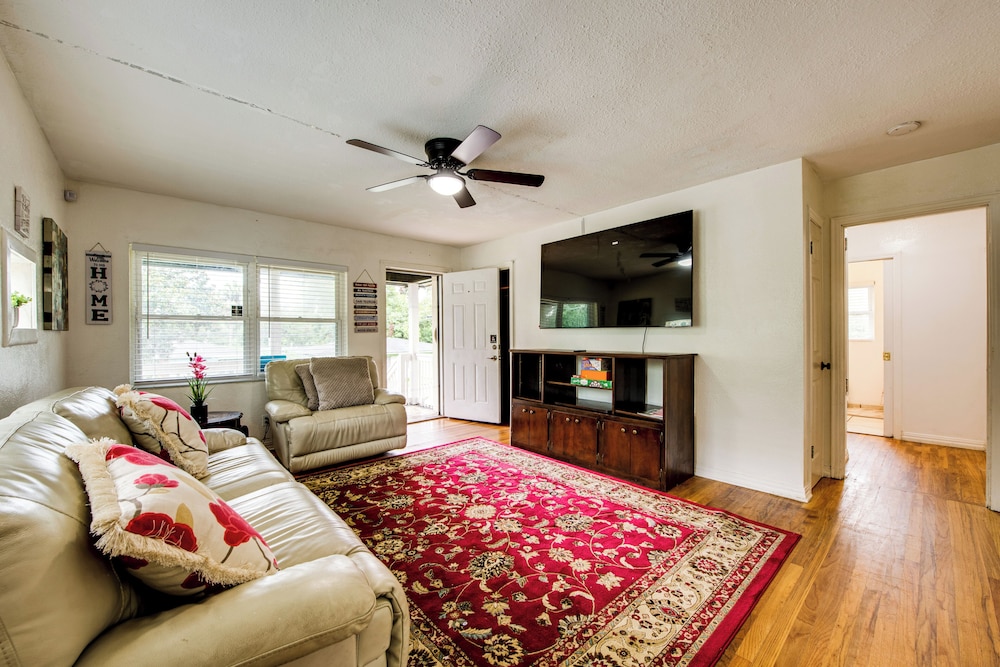 Walkable to FSU Campus: Cozy Retreat w/ Deck!