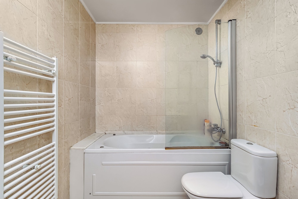 Stylish Stay in Lisbon-Scenic Views