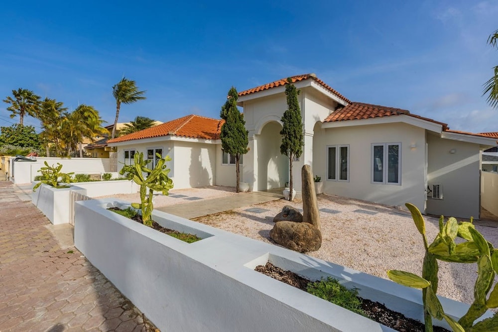 New Mediterranean Villa 5bed 5bath Across-marriott