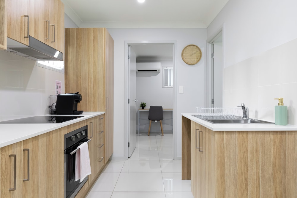 Smart Suites Self Check-in Apartments - 39 Freney
