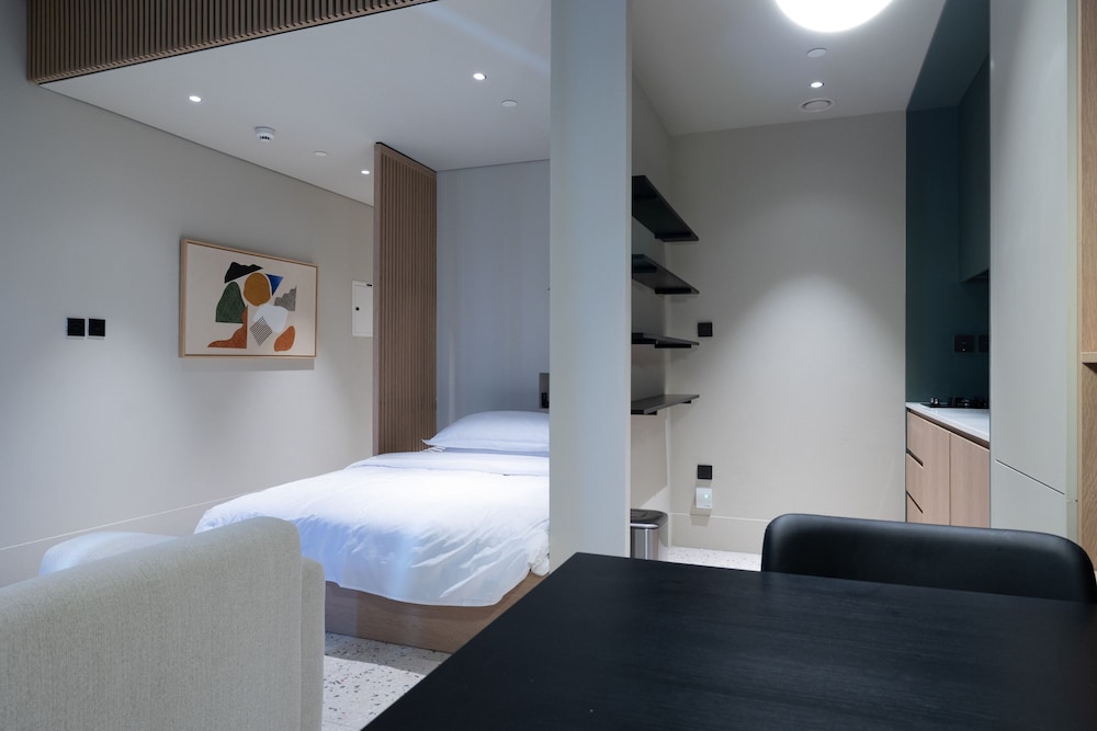 Modern Studio at Upside Living With Burj Views - Business Travelers