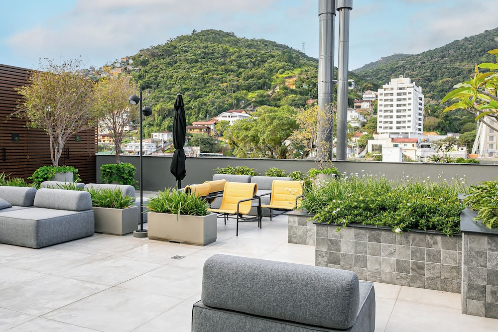 First Residencial Multifuncional by Viva - Conforto e Fácil Acesso às Melhores Praias de Floripa