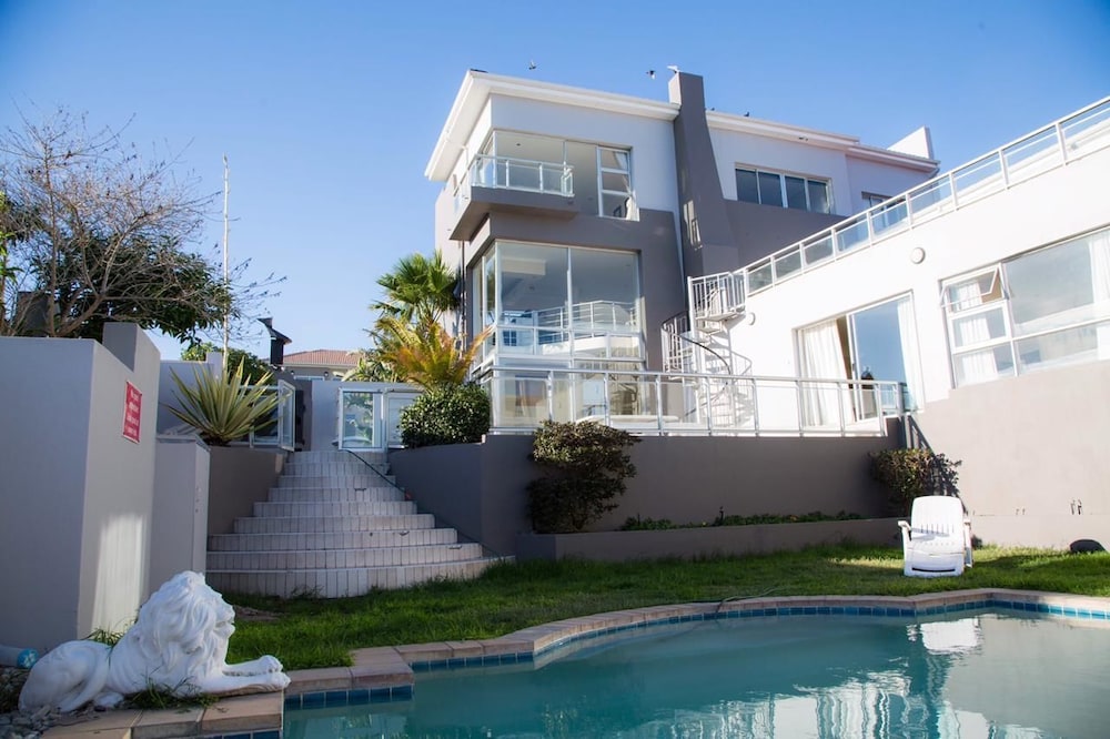 Henik Boutique Guest House view 4