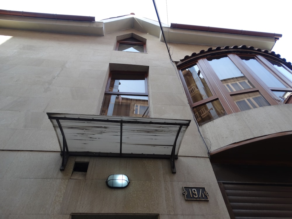 Destiny 1 Hostel