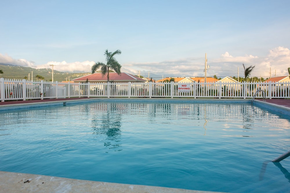 The Oasis Golf Retreat