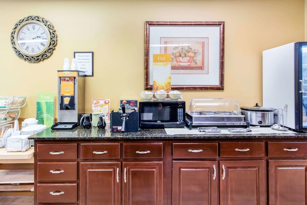 Quality Inn Arab Hwy 231 - Property Image 3