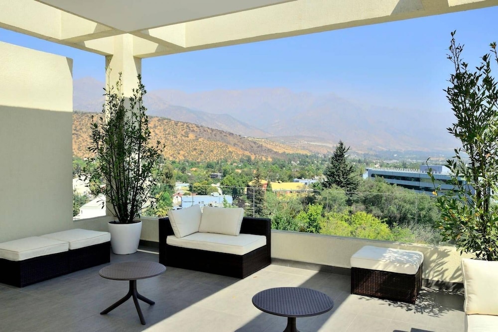 Lotus Blanc Studio- w Mountain View Pool and Gym