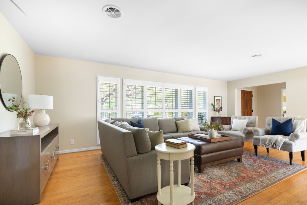 Wildflower by Avantstay Gorgeous Wine Country Home w Pool Bocce Ball Court Huge Yard