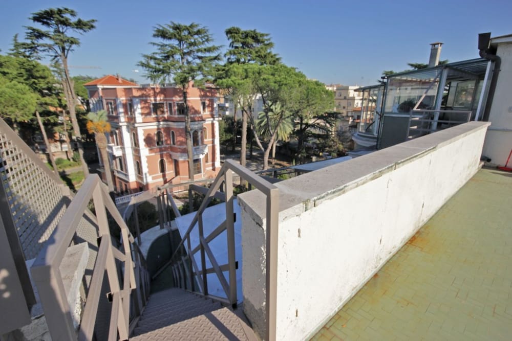 Wonder Attic Over Rome