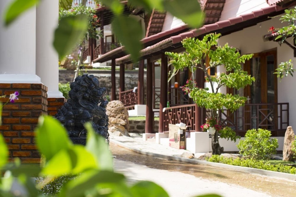 Hong Bin Bungalow Resort