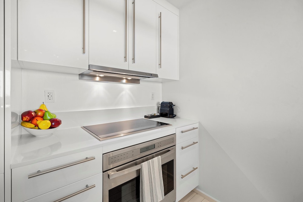Luxury Vacation Rentals in South Beach by LRMB