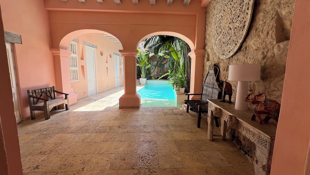 Upper House - Property Image 12