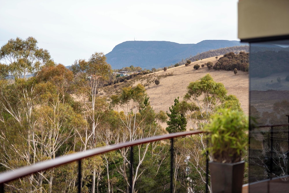 Tree Top Views - 4 Bedroom House