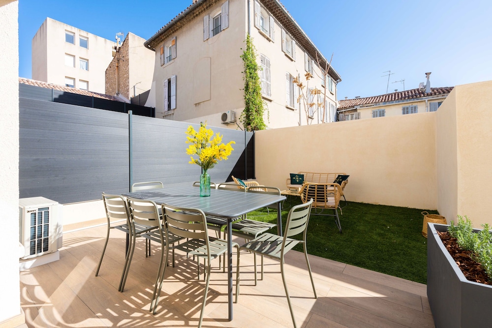 Les Maisons du Parc en Marseille — balance & terrace