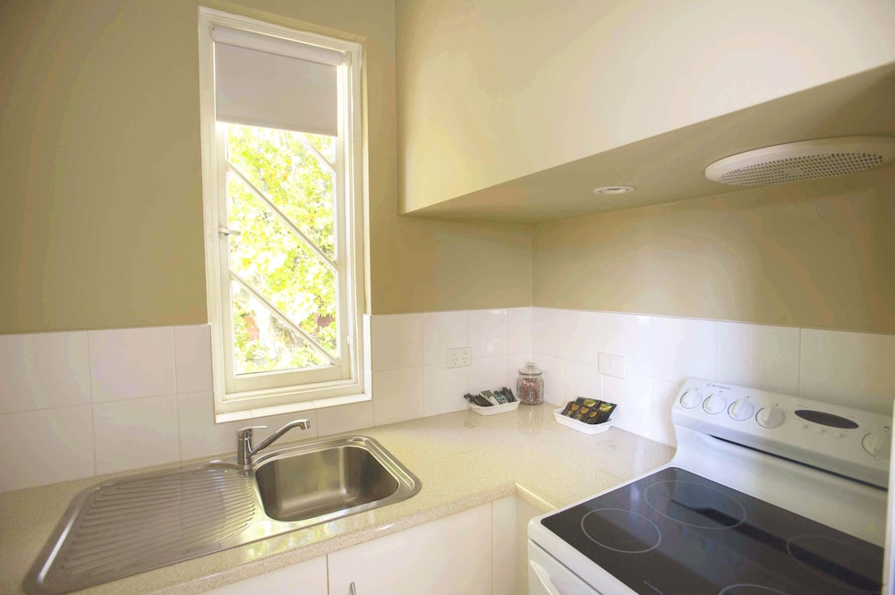 Globe Apartments