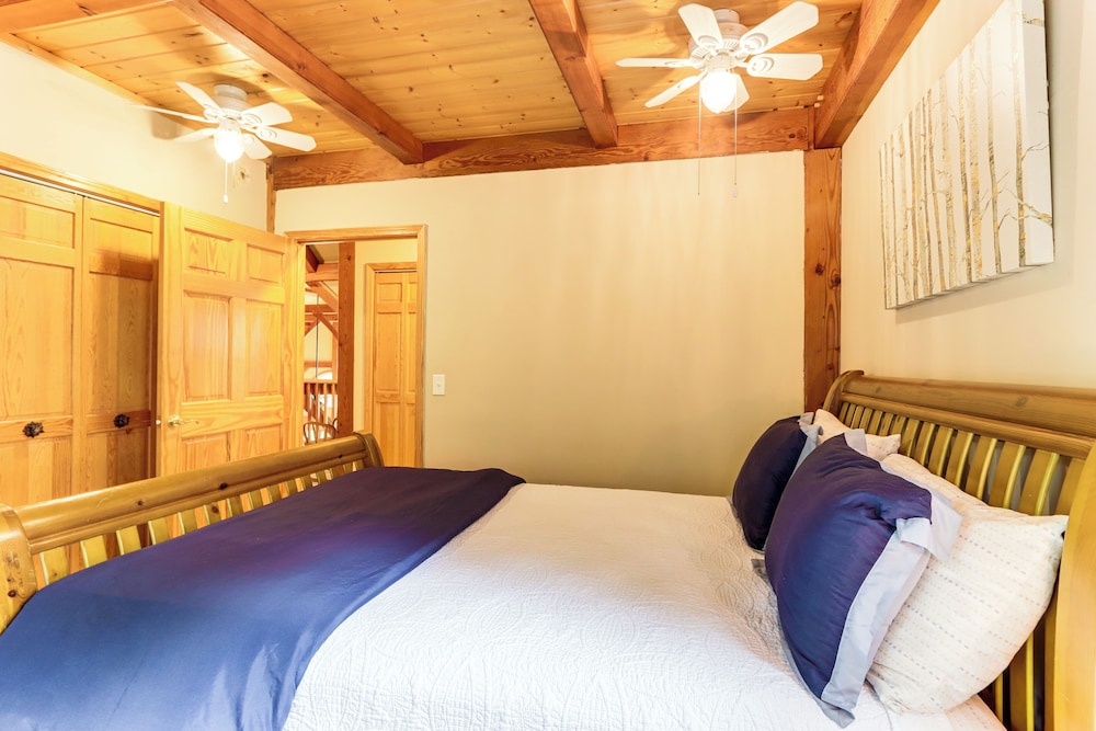 Game Room & Fireplaces: Group Dahlonega Getaway