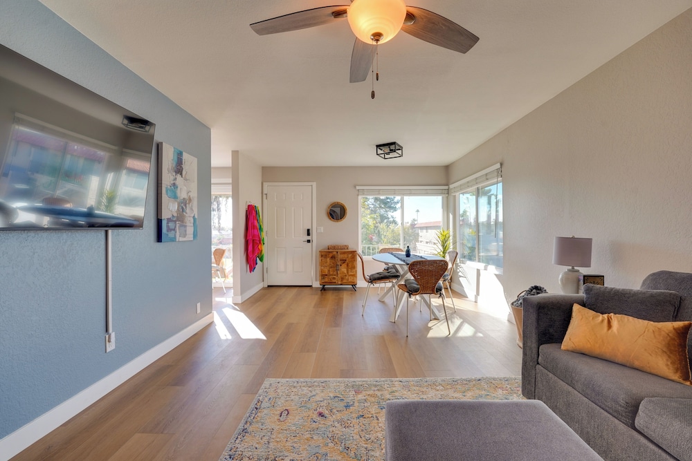 9 Mi to Downtown Tempe: Condo w/ Pool Access