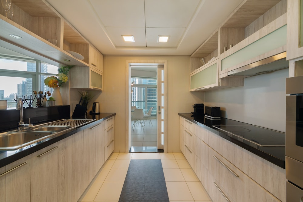 Maison Privee - Central Dubai Apt w/Danish Twist & Burj Khalifa Vws