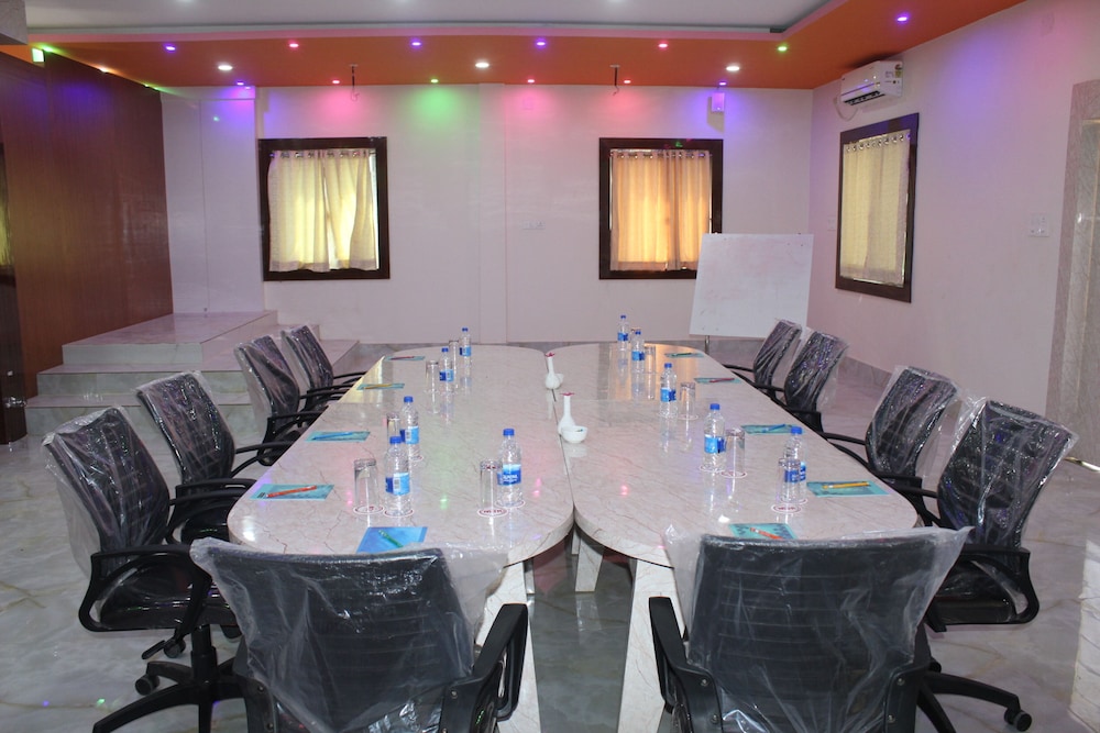Hotel MJR - Free Pickup and Drop Temple, Sea Beach & Puri Railway Station