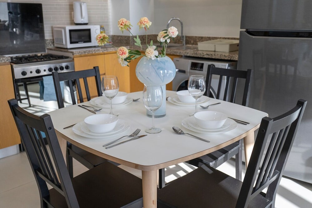 Peaceful 1-bedroom Apartment for 4 in Downtown