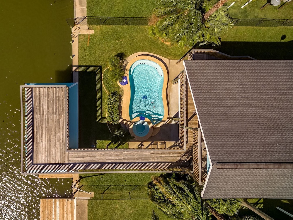 Margaritaville on the Bay by Ryson Vacation Rentals