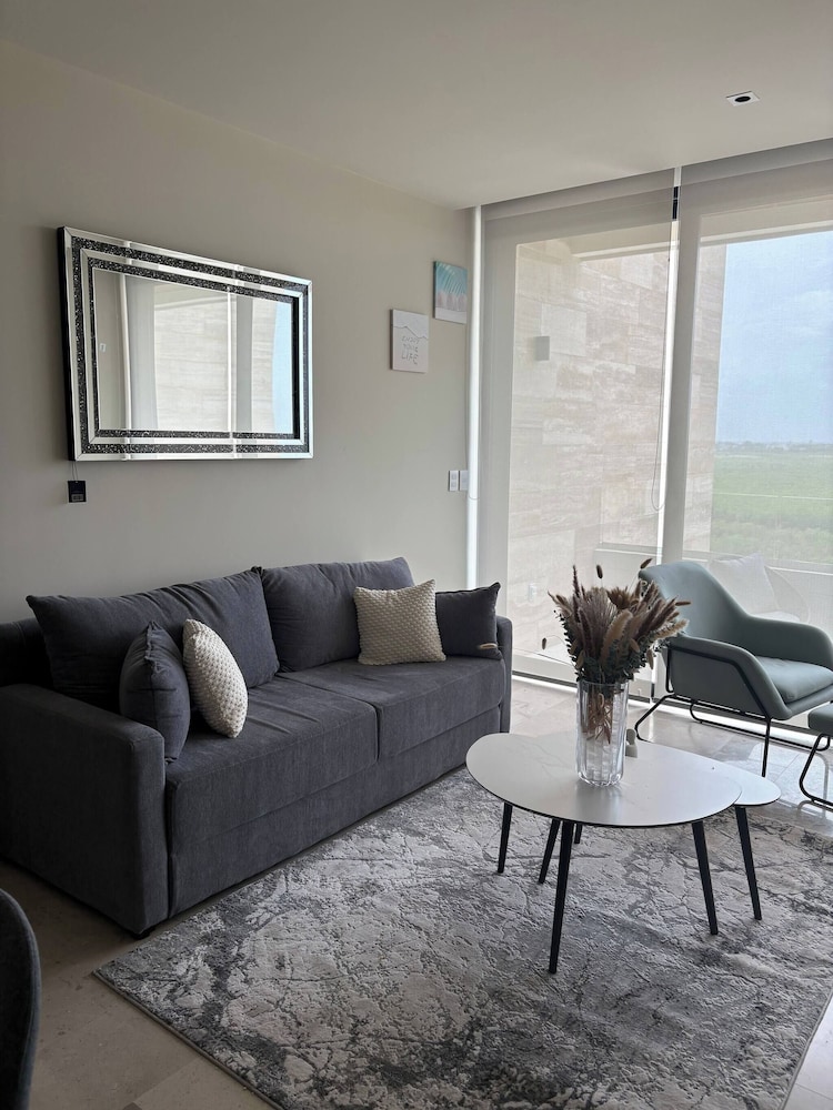 Cozy 1B & 1B Apartment Puerto Morelos With Private Beach