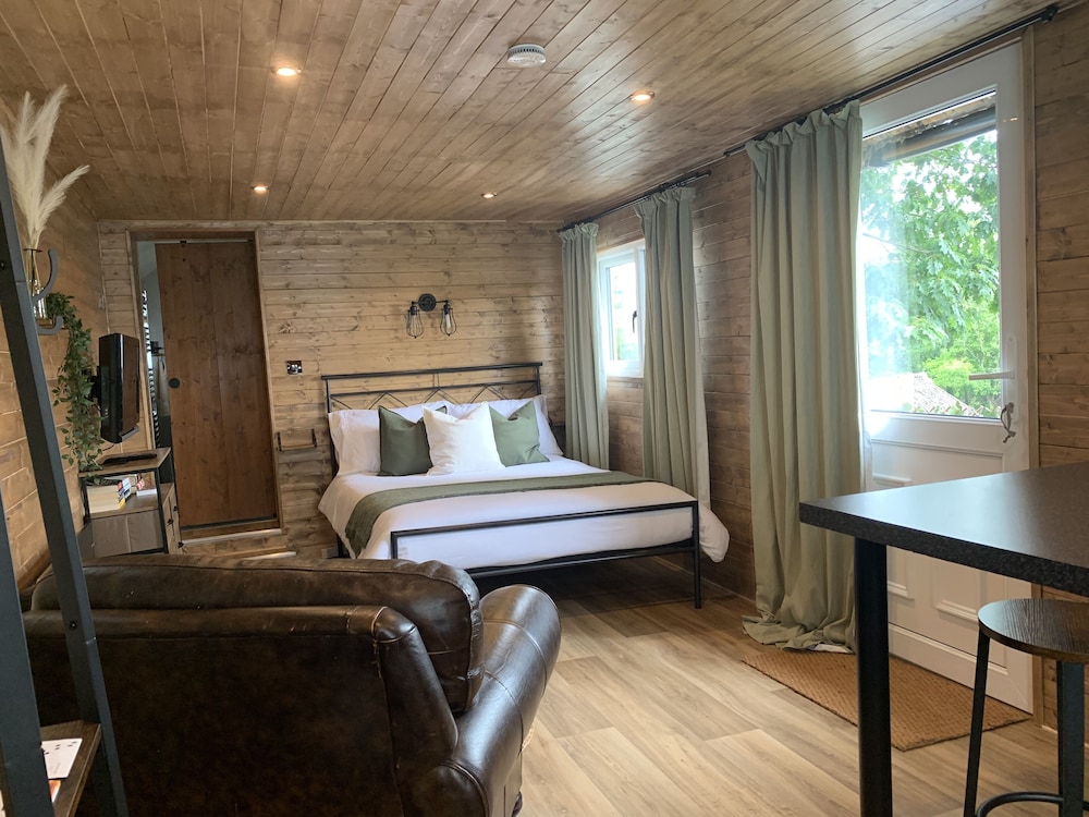 Beautiful 1-bed Studio in Boyton Launceston view 3