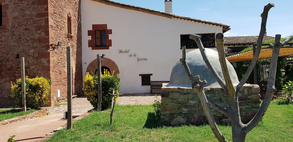 HOSTAL LA GUINEU