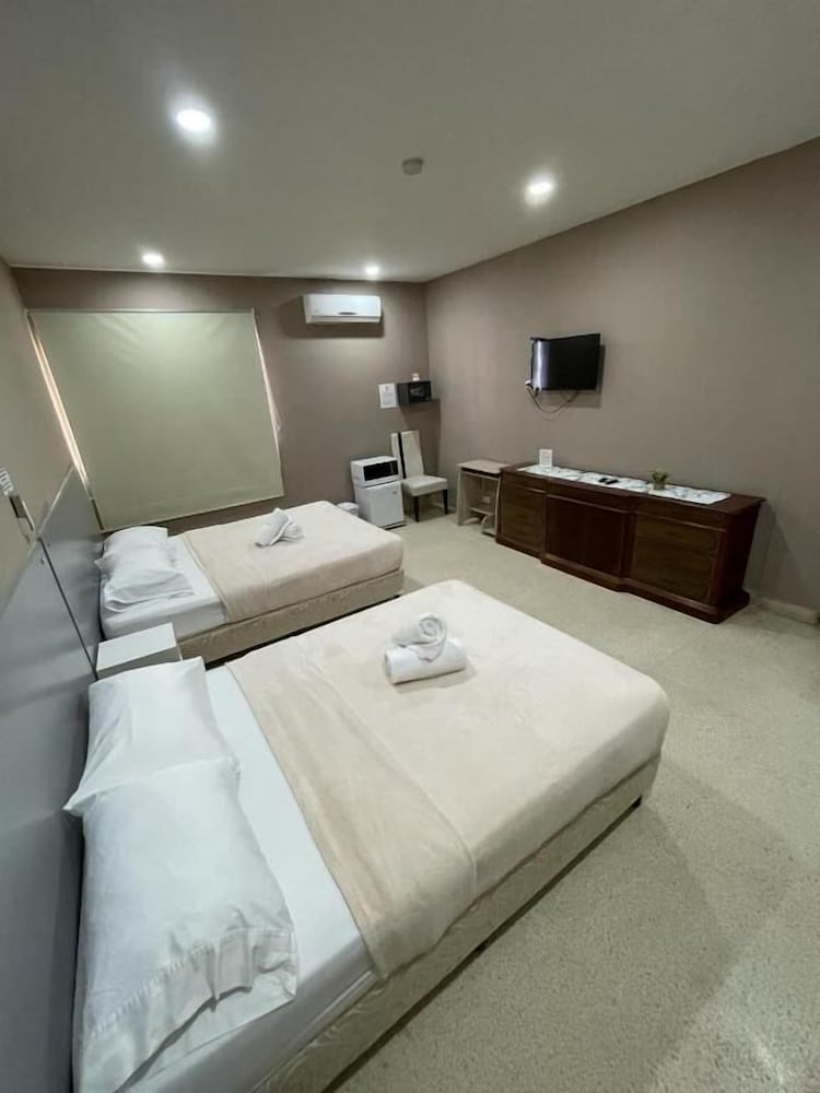 HOSTAL EL PRADO