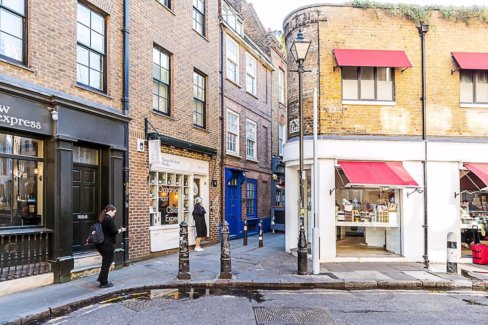 Spacious 4-bed House Near Liverpool St
