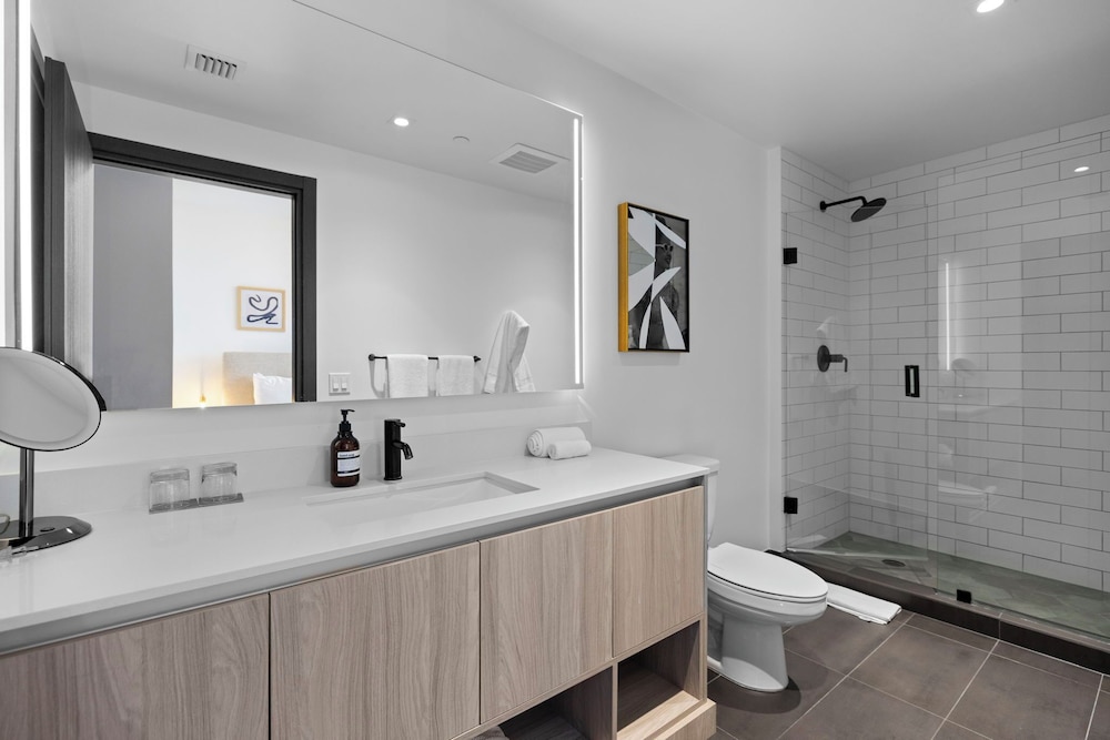 Amazing City View Condo at Miami