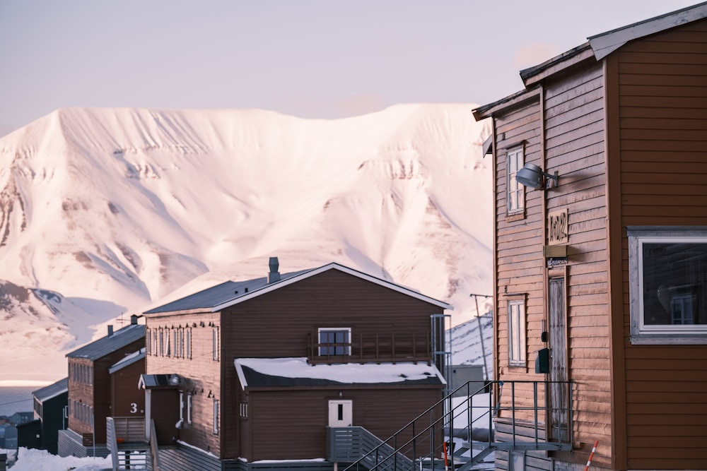 Gjestehuset 102 - your home away from home!