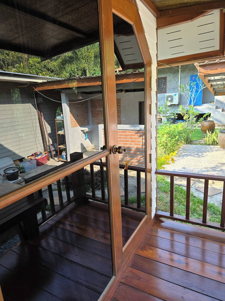 Peaceful Mountain Retreat in Ao Luek Tai