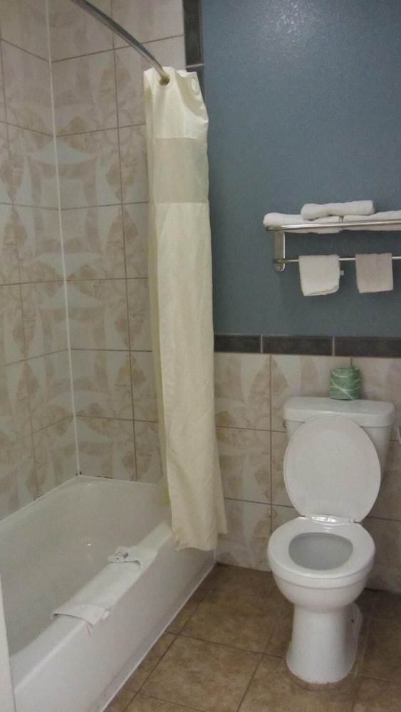 Regency Inn - Property Image 8