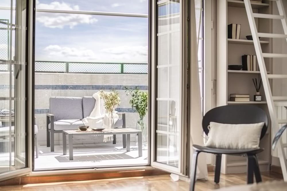 Minore - 1 Bedroom Penthouse and Terrace in Chueca