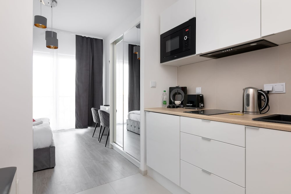Wola Chic Grey Studio view 2