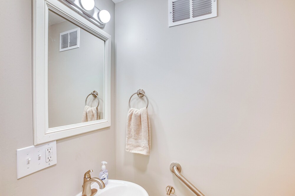 4 Mi to Dtwn: Goodlettsville Getaway w/ Yard