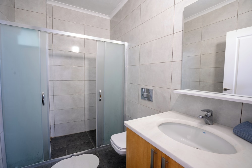 Limon Homes Dublex Daily Weekly Rentals