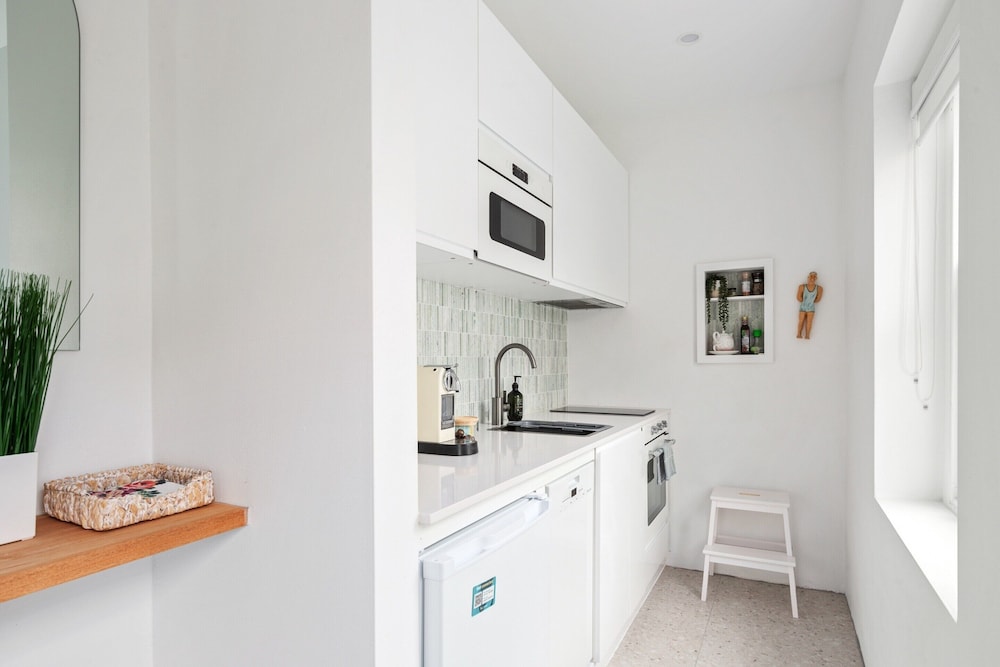 Bright 1-bed Apartment in Coastal North Bondi
