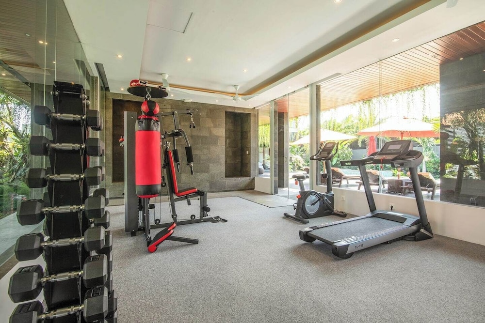 Exquisite 5BR Villa: Premier Luxury in Seminyak