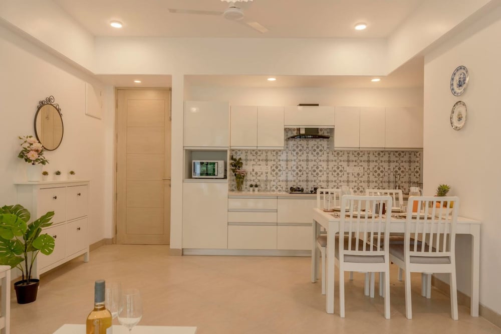 1BR Apt in Candolim With Pool 5 Mins From Beach