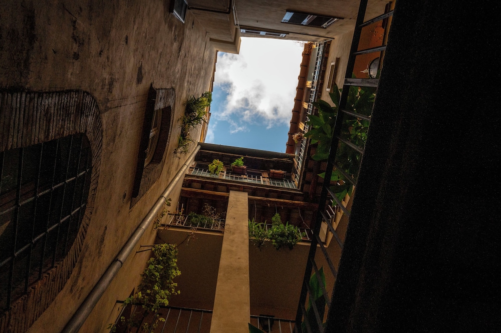 Pantheon Apartments