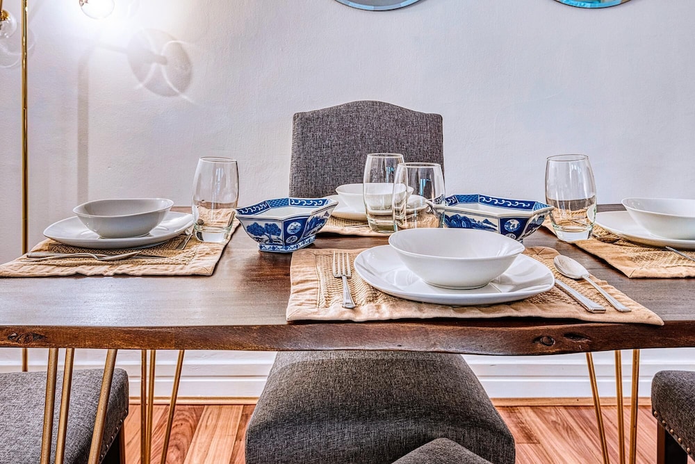 Stunning Apartment in Fashionable Marylebone by Underthedoormat